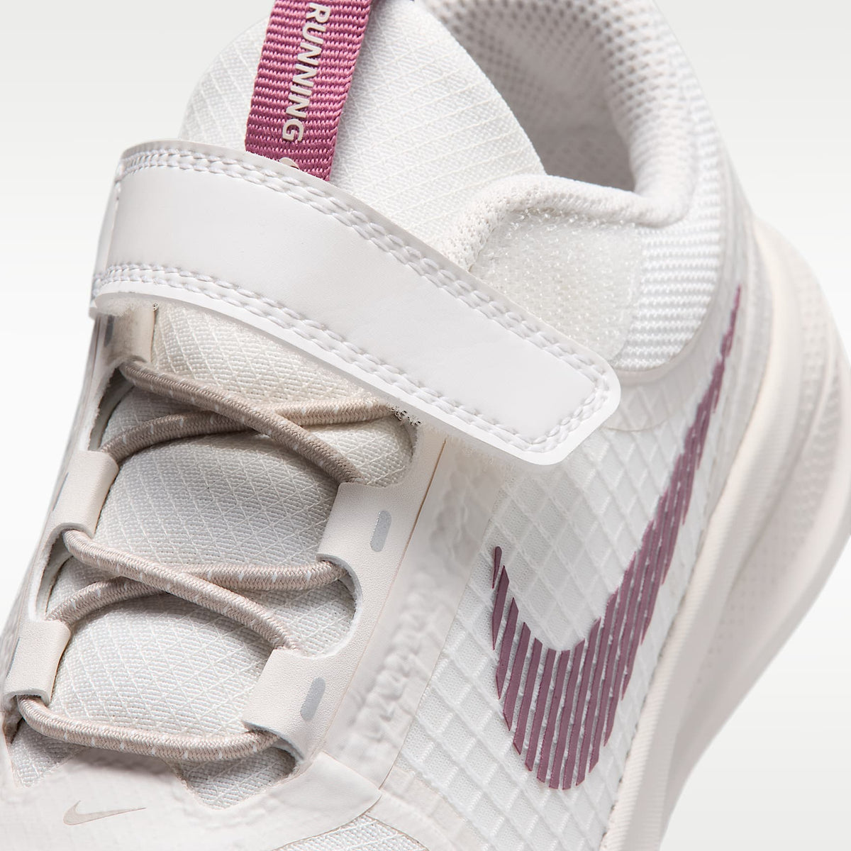 Nike Star Runner Utility – Blanco cumbre/Fantasma/Crema II/Rosa humo – vista 7
