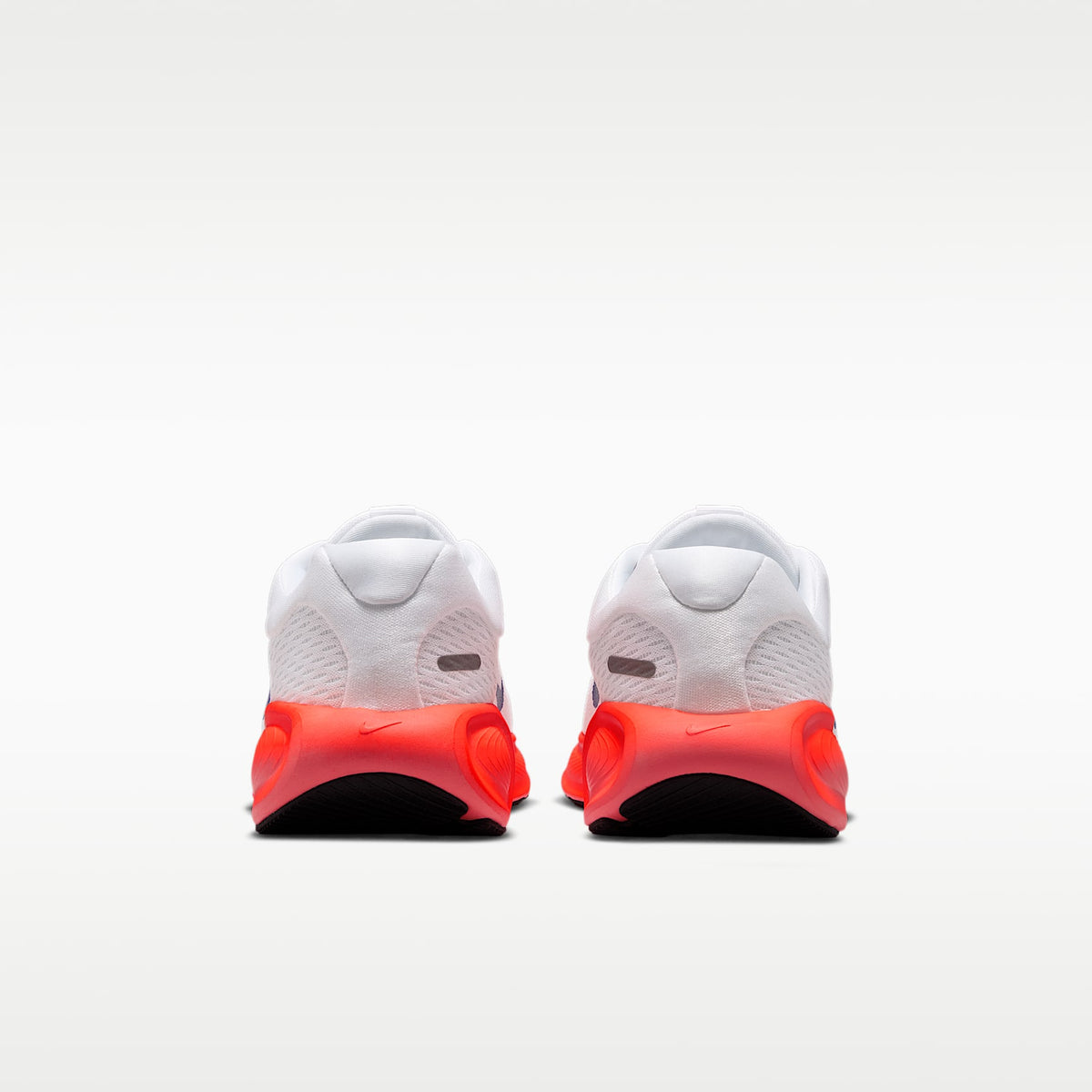 Nike Stellar Ride – Blanco/Azul carrera/Rosa atómico/Negro – vista 6