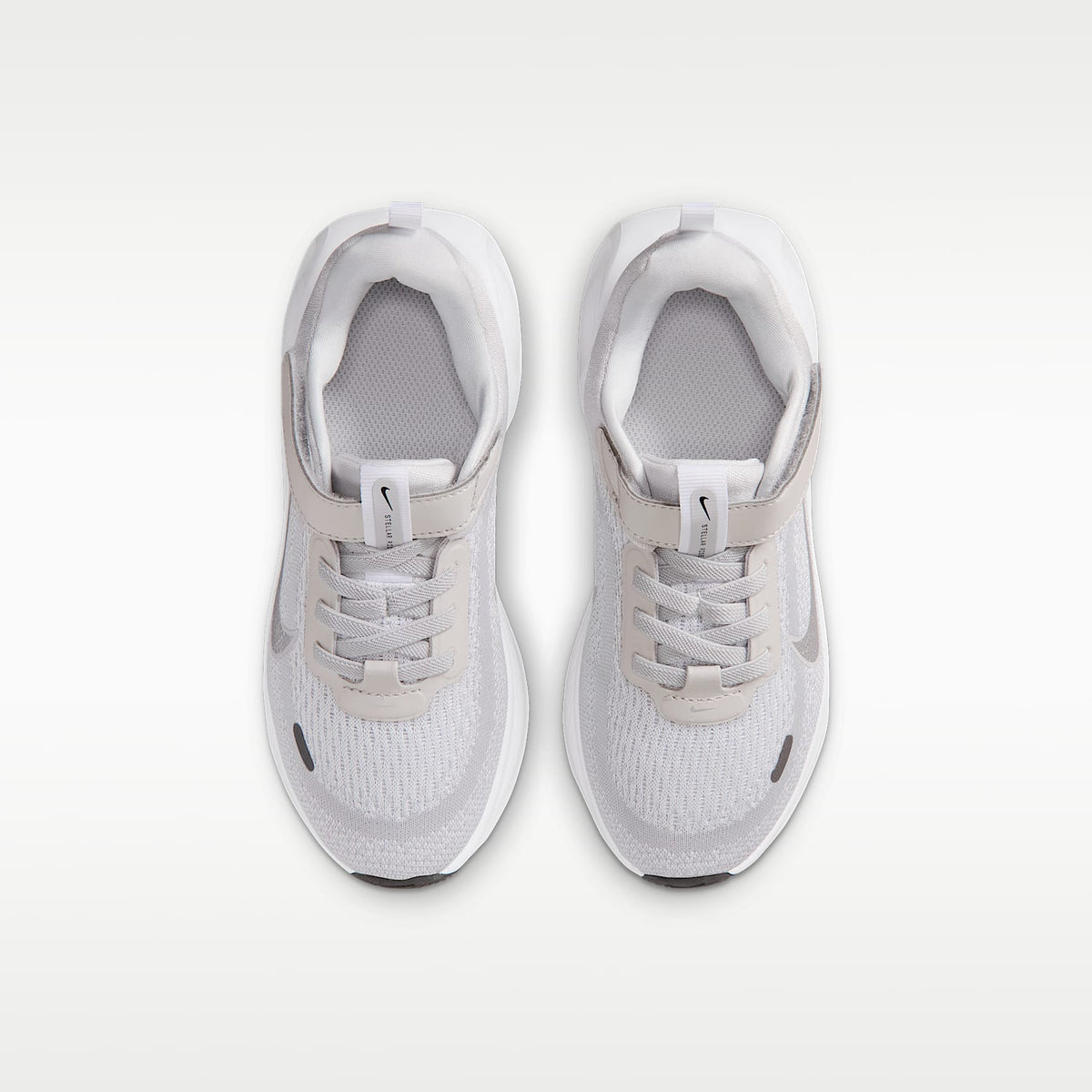 Nike Stellar Ride – Blanco/Gris vasto/Negro/Plata metalizado – vista 4