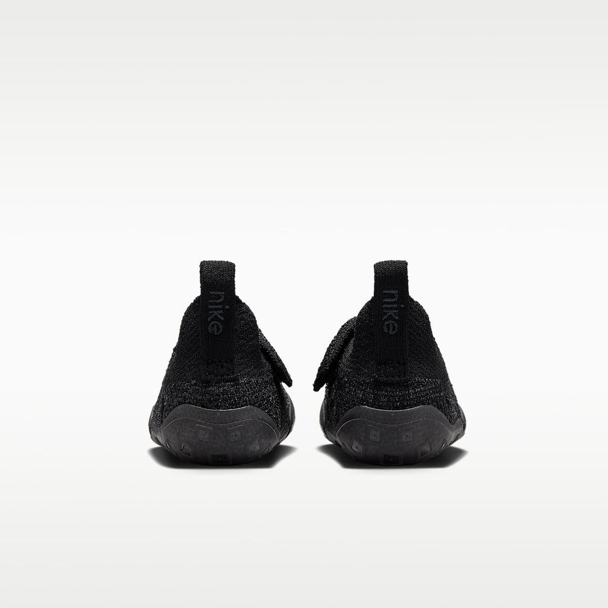 Nike Swoosh 1 – Negro/Antracita – vista 6