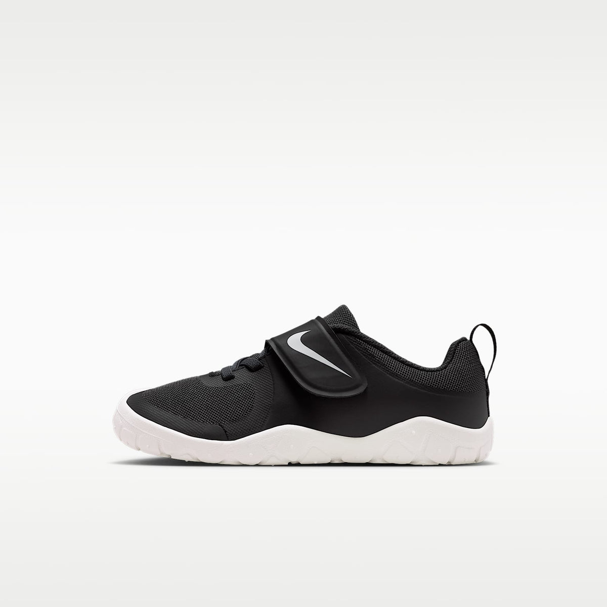 Nike Swoosh 1 Essential – Negro/Antracita/Blanco cumbre/Blanco – vista 1