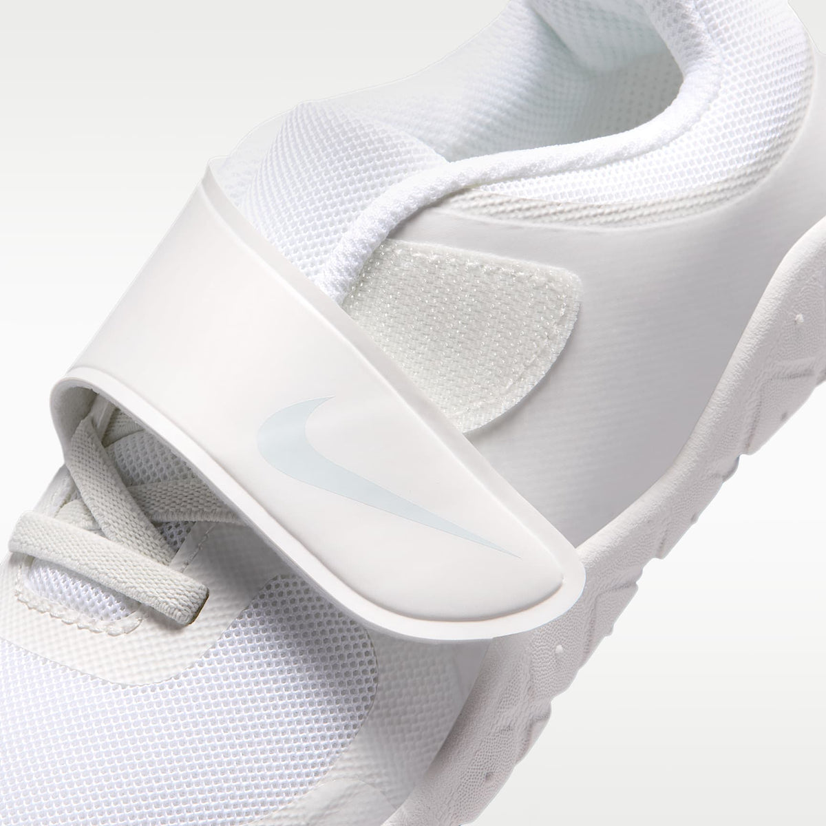 Nike Swoosh 1 Essential – Blanco/Blanco cumbre/Platino puro – vista 7