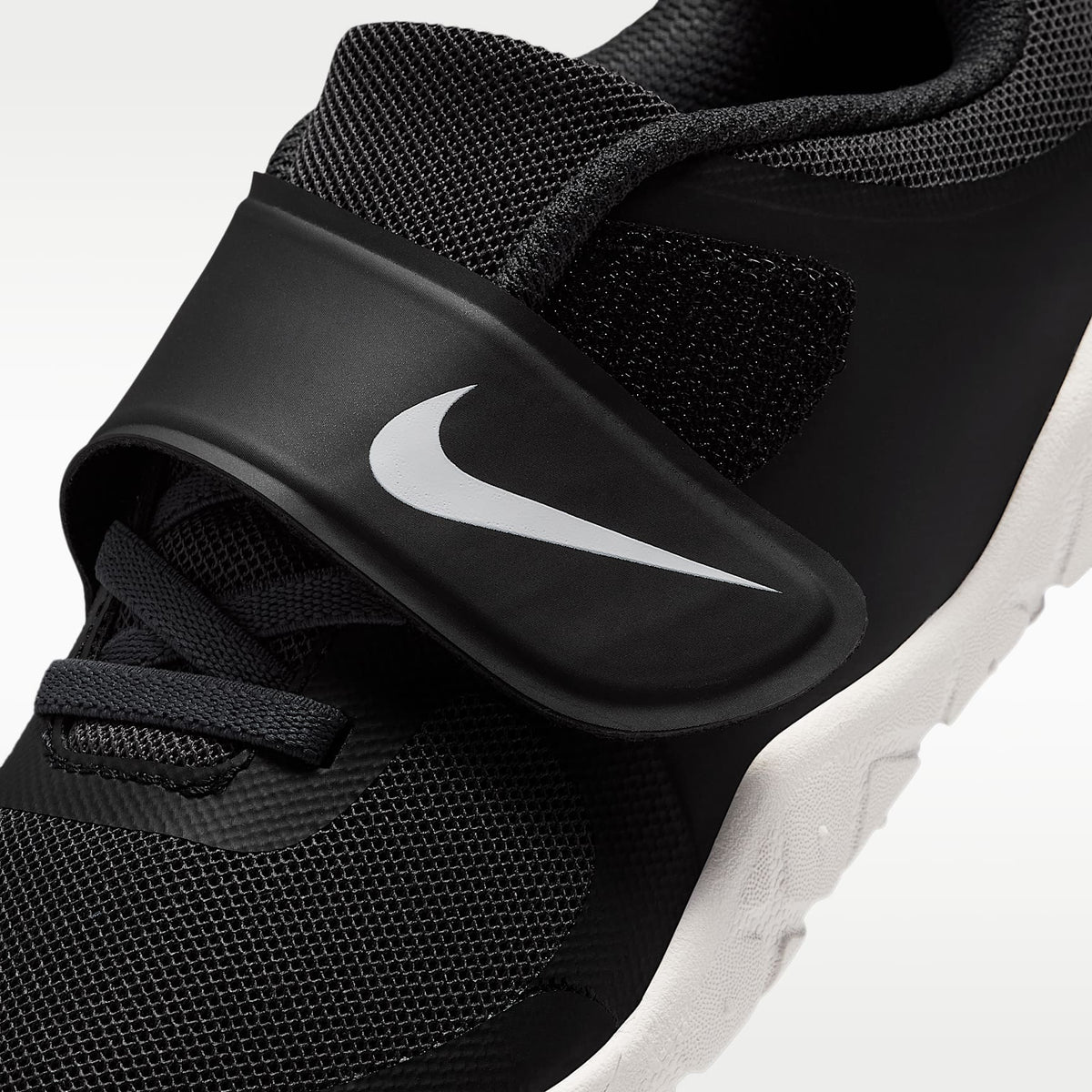 Nike Swoosh 1 Essential – Negro/Antracita/Blanco cumbre/Blanco – vista 7