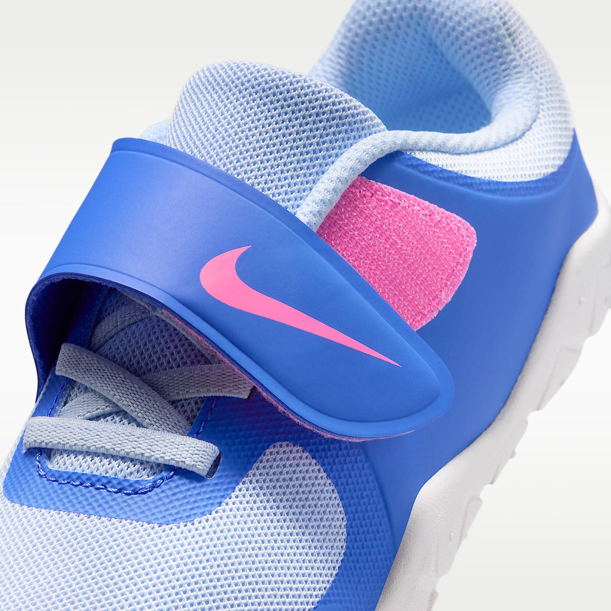 Nike Swoosh 1 Essential – Azul medio/Azul hidrógeno/Blanco cumbre/Rosa resplandor – vista 7