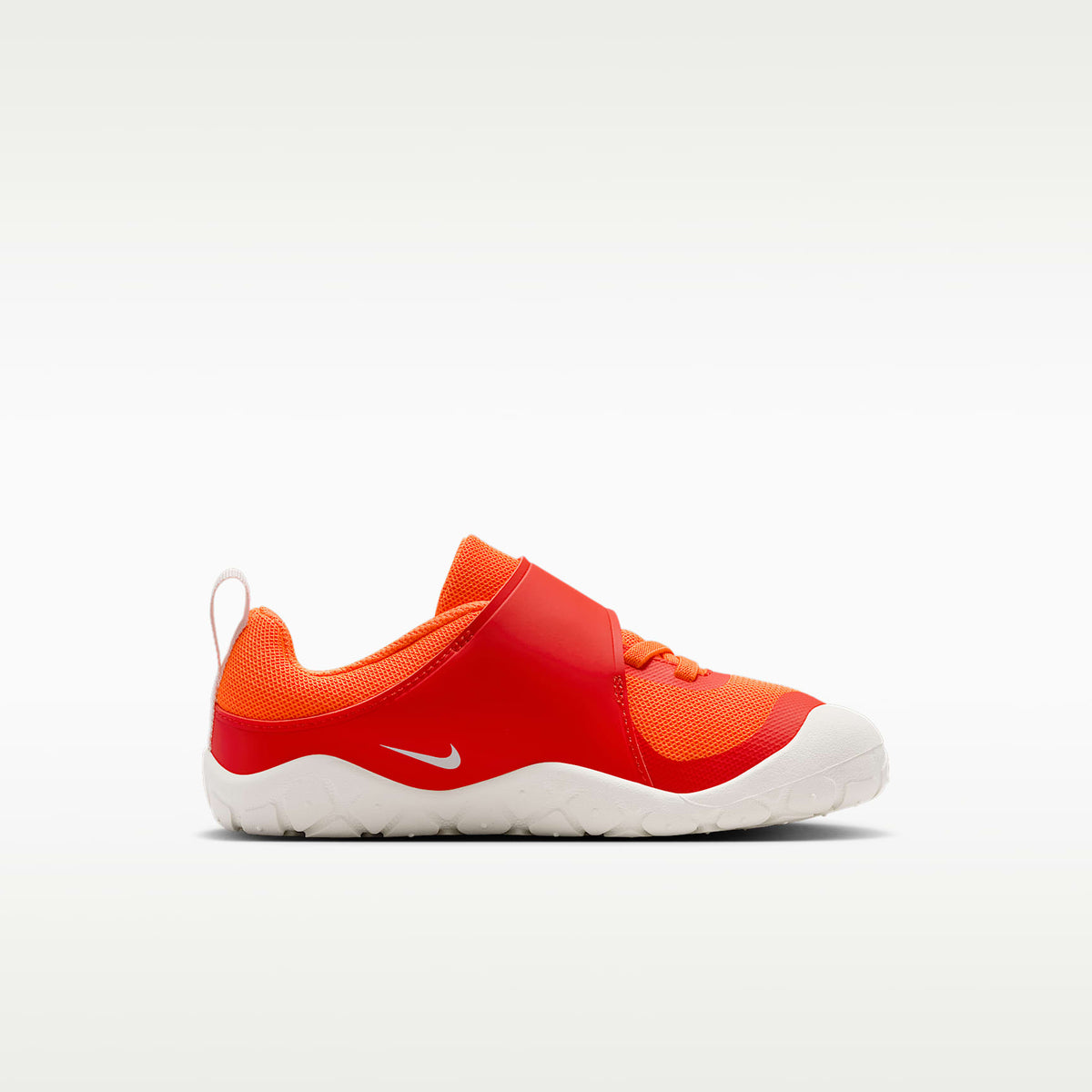 Nike Swoosh 1 Essential – Rojo picante/Naranja total/Vela – vista 3