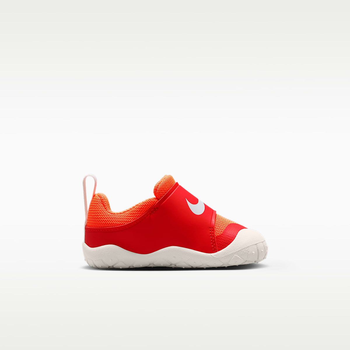 Nike Swoosh 1 Essential – Rojo picante/Naranja total/Vela – vista 3