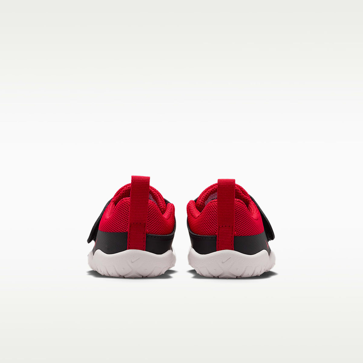 Nike Swoosh 1 Essential – Negro/Blanco cumbre/Rojo universitario – vista 6