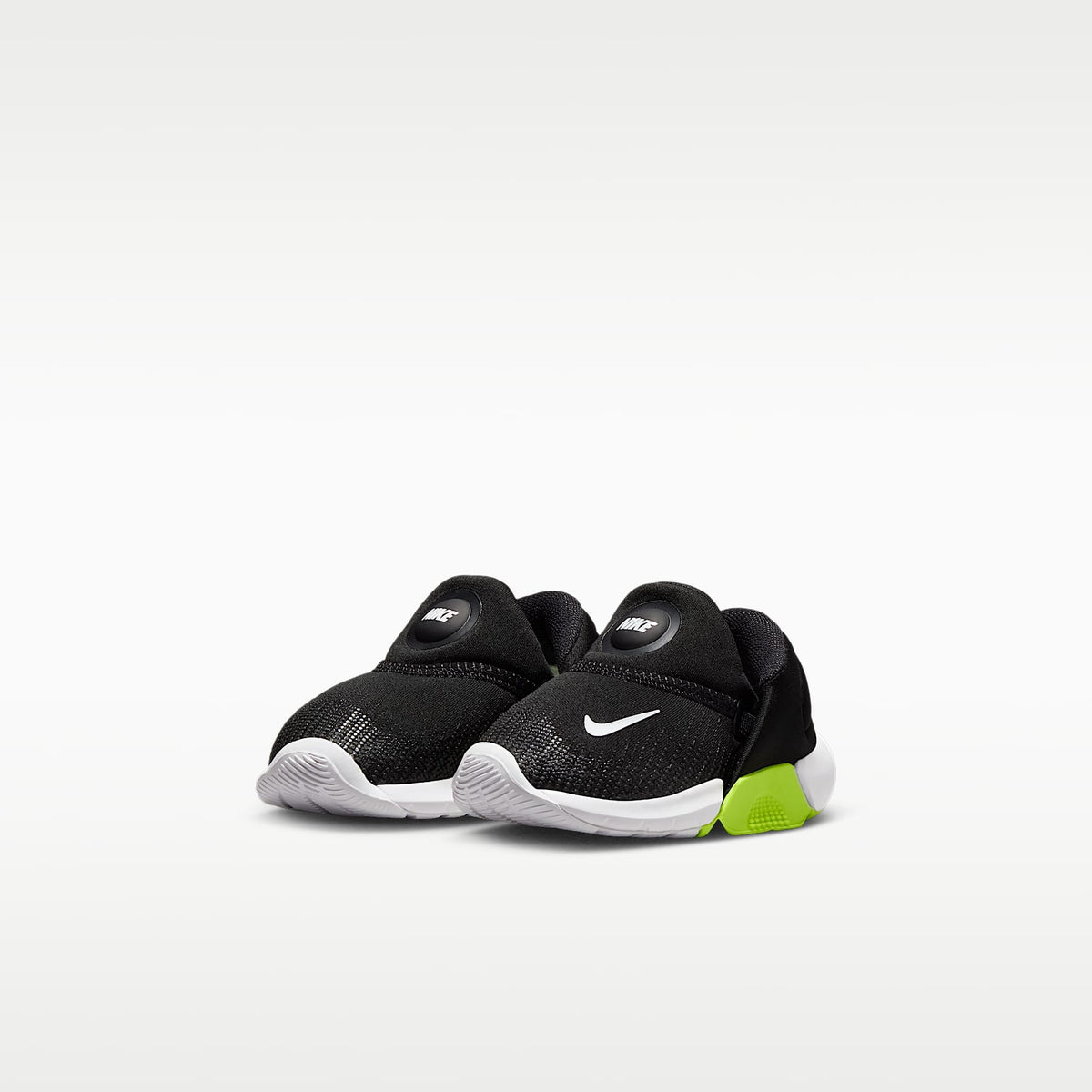 Nike Swoosh Go – Negro/Volt/Antracita/Blanco – vista 5