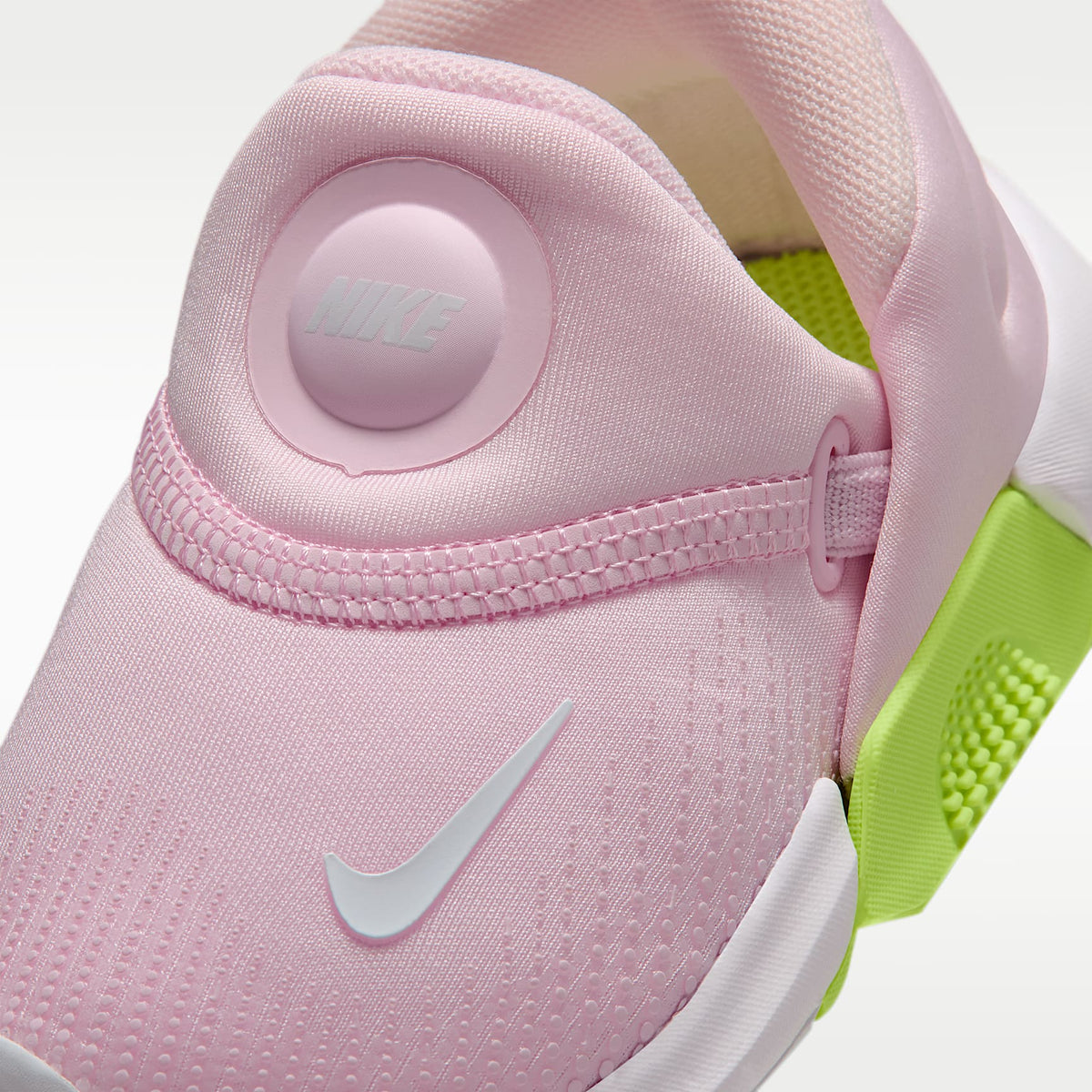 Nike Swoosh Go – Espuma rosa/Volt/Voltio ligero/Vela – vista 7