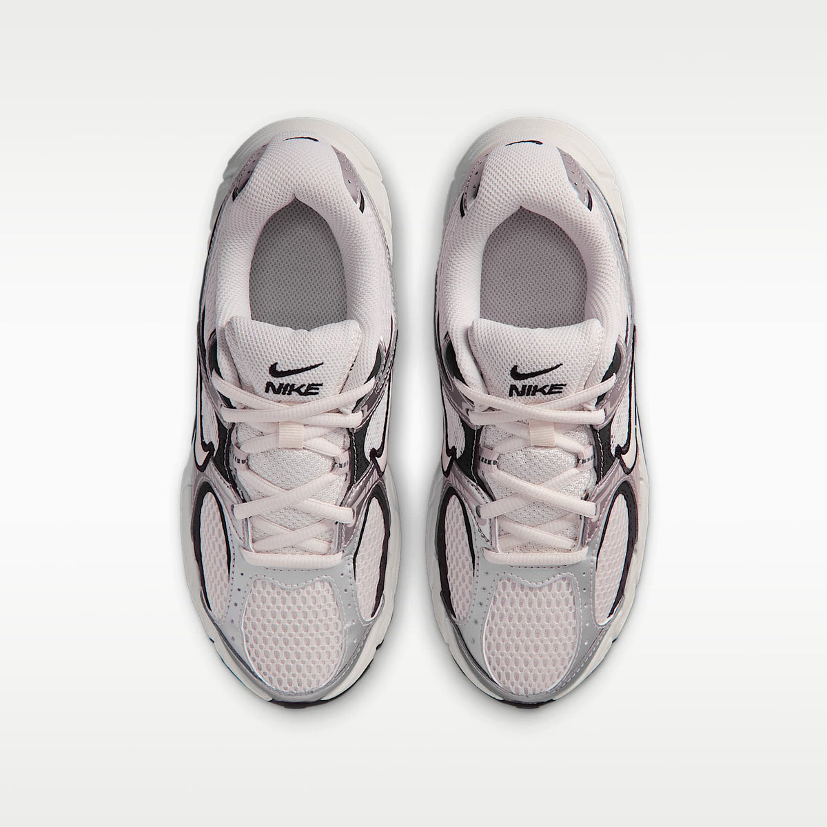 Nike V5 RNR – Fantasma/Gris partícula/Burdeos ceniza/Fantasma – vista 4