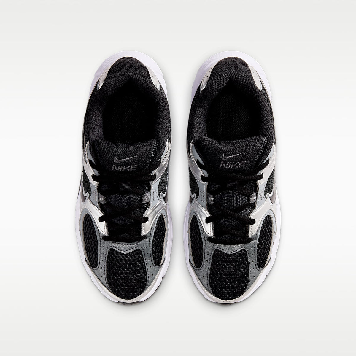 Nike V5 RNR – Negro/Antracita/Gris humo/Negro – vista 4