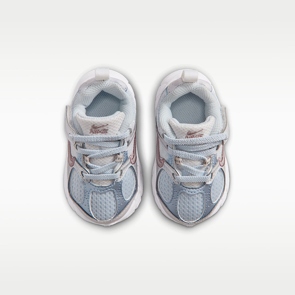 Nike V5 RNR – Halo/Tinte platino/Topo neblina/Gris partícula – vista 4