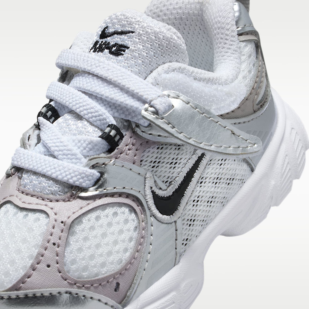 Nike V5 RNR – Blanco/Gris vasto/Gris universitario/Negro – vista 7
