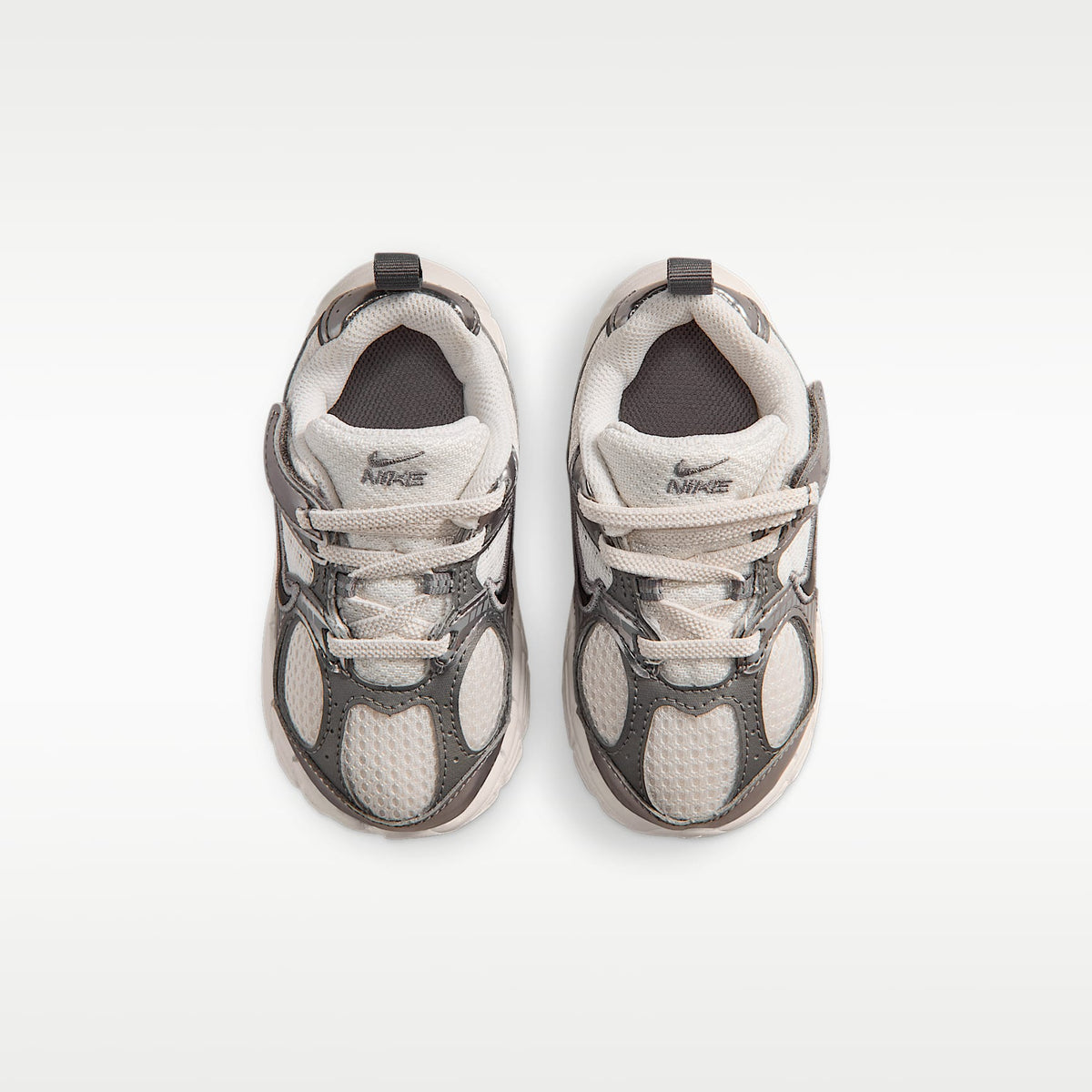Nike V5 RNR – Fantasma/Punta de Lápiz/Negro – vista 4