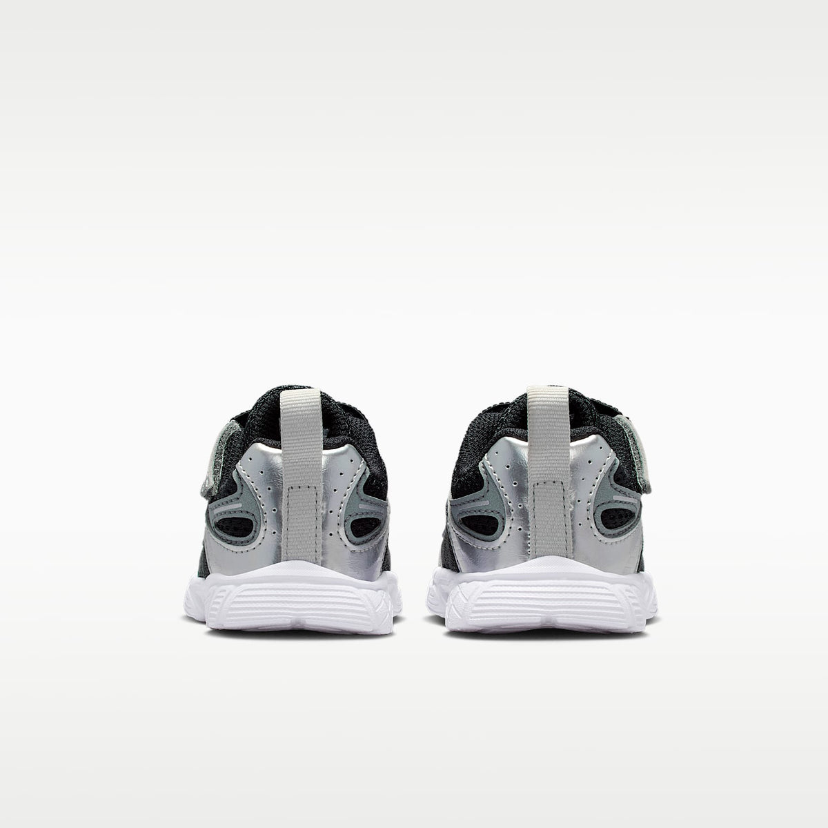 Nike V5 RNR – Negro/Antracita/Gris humo/Negro – vista 6
