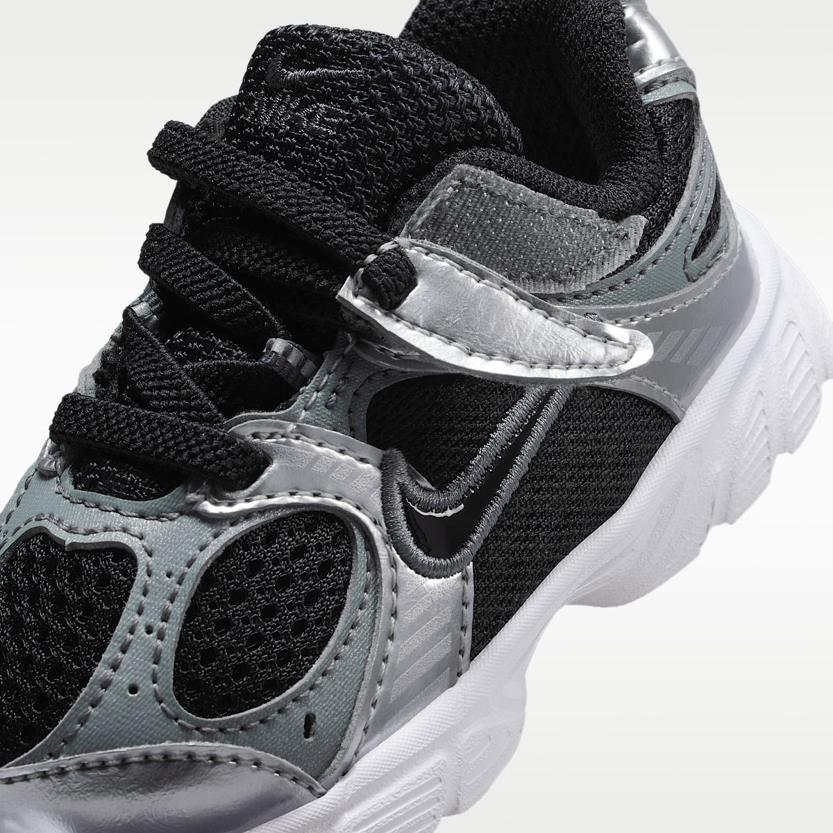 Nike V5 RNR – Negro/Antracita/Gris humo/Negro – vista 7
