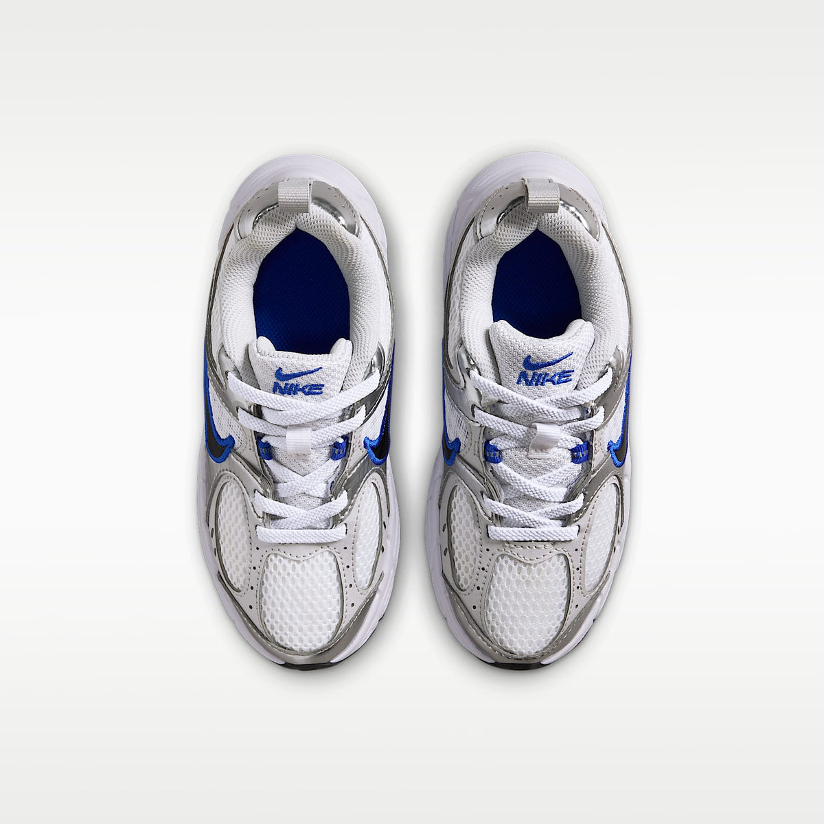 Nike V5 RNR – Blanco/Gris vasto/Polvo fotón/Negro – vista 4