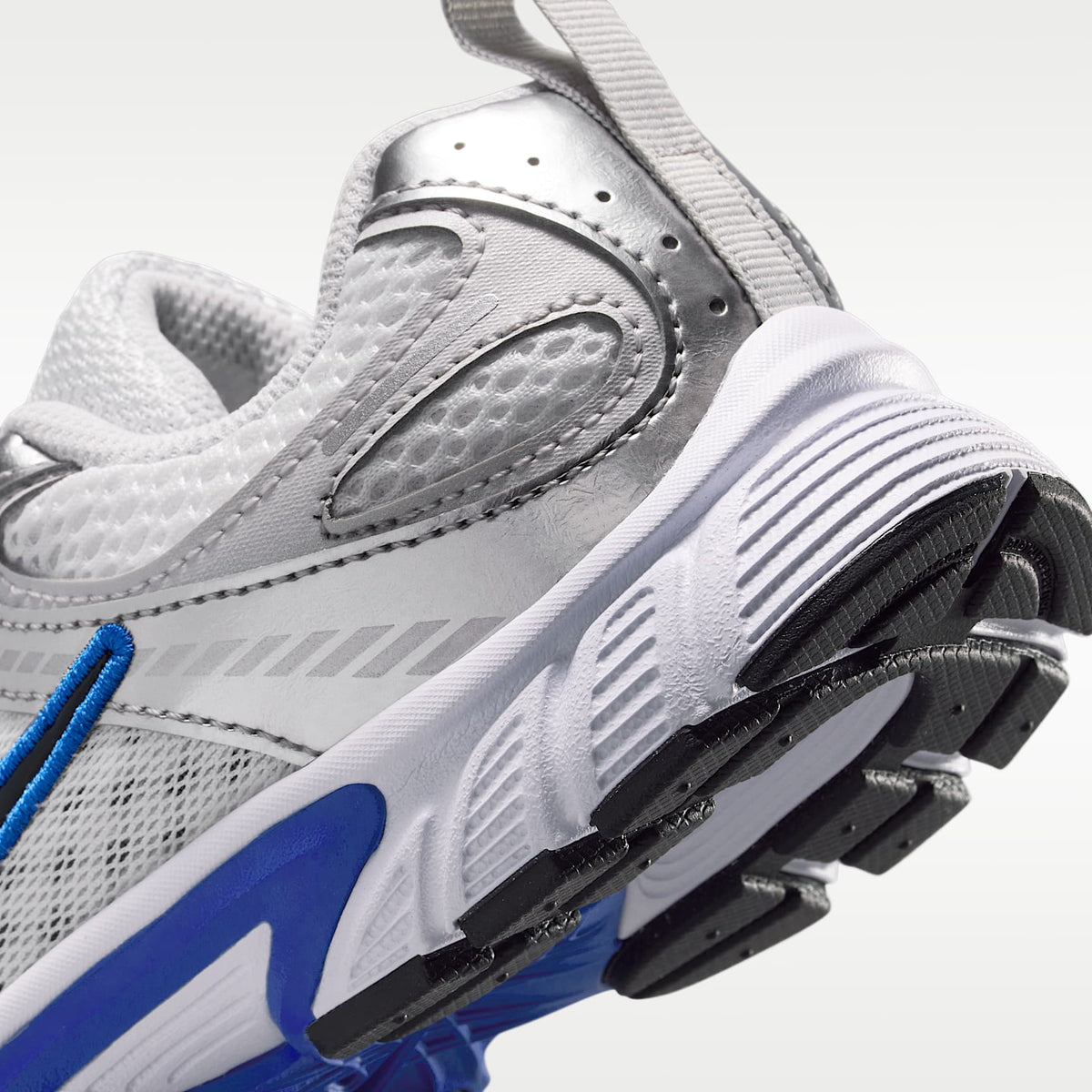 Nike V5 RNR – Blanco/Gris vasto/Polvo fotón/Negro – vista 8