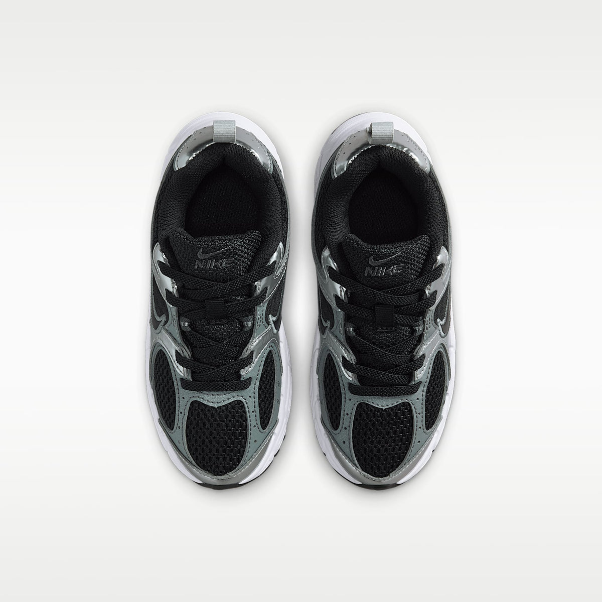 Nike V5 RNR – Negro/Antracita/Gris humo/Negro – vista 4