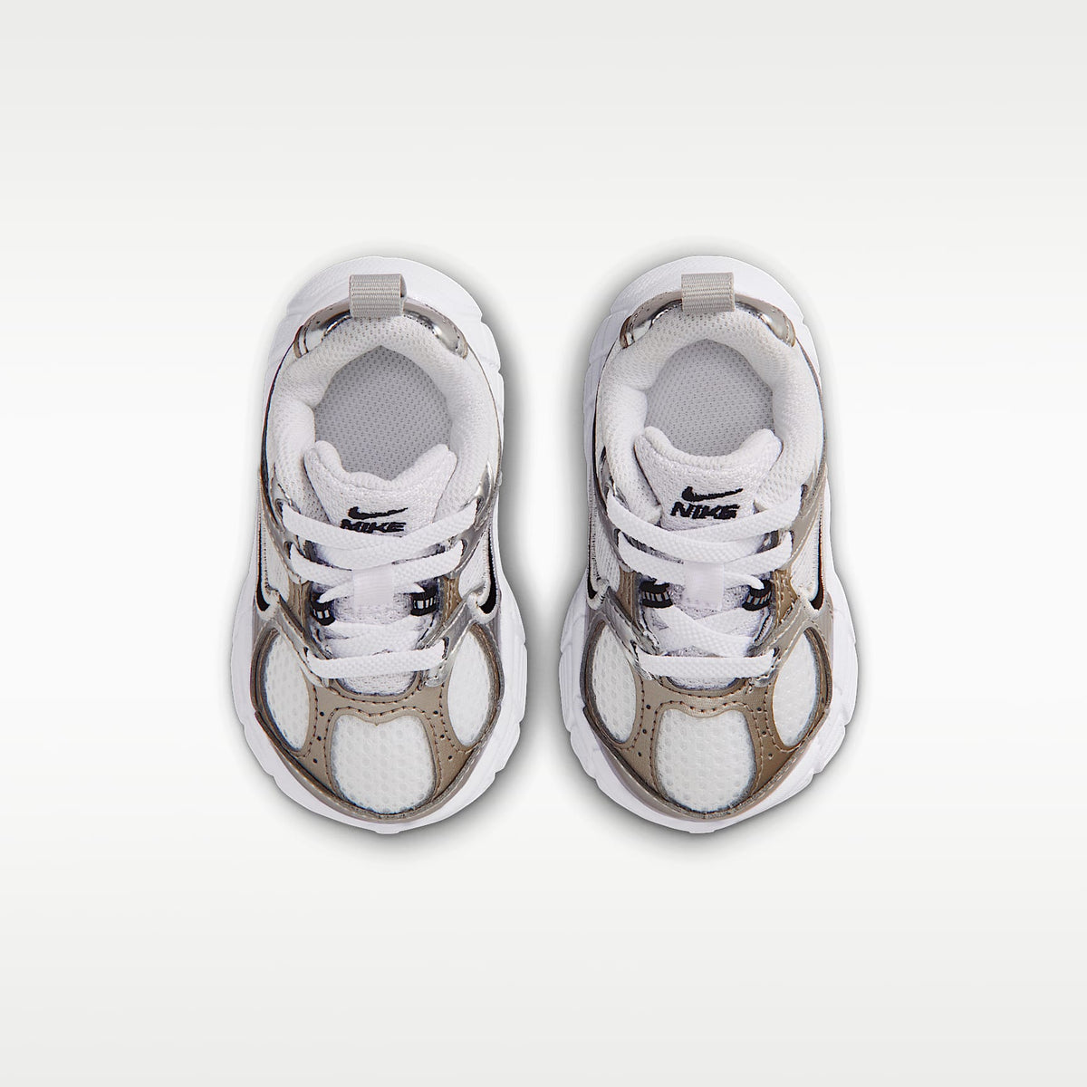 Nike V5 RNR – Blanco/Gris vasto/Gris universitario/Negro – vista 4
