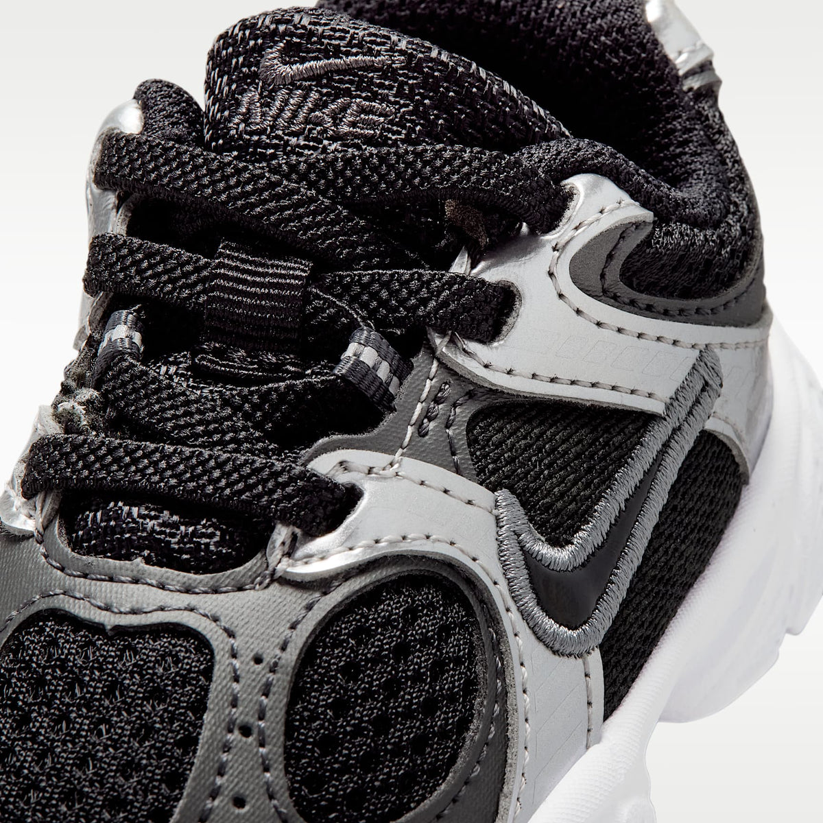 Nike V5 RNR – Negro/Antracita/Gris humo/Negro – vista 7