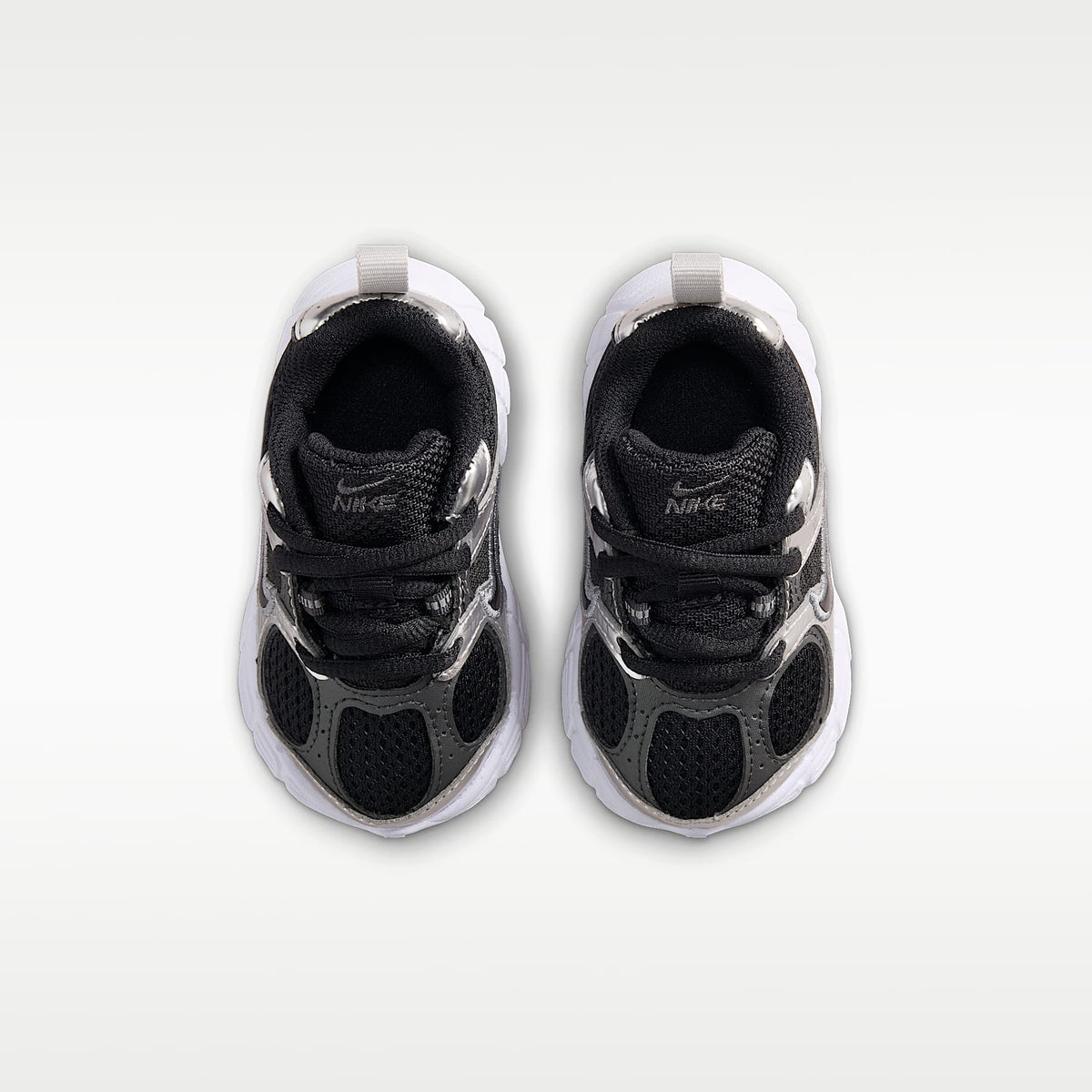 Nike V5 RNR – Negro/Antracita/Gris humo/Negro – vista 4