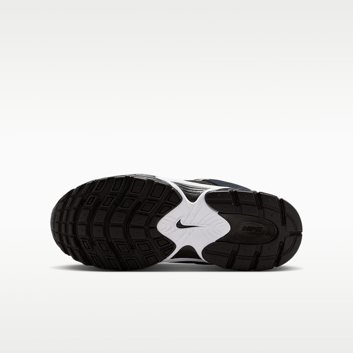 Nike V5 Runner Suede – Negro/Blanco/Negro – vista 2