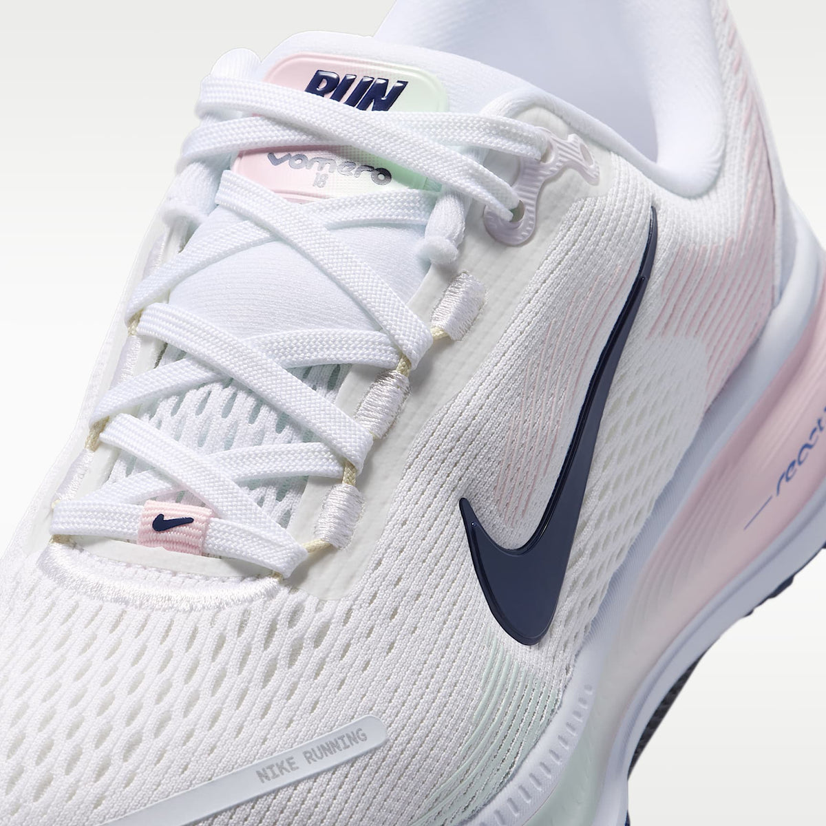 Nike Vomero 18 – Blanco/Gris fútbol/Verde ligero/Azul marino medianoche – vista 7