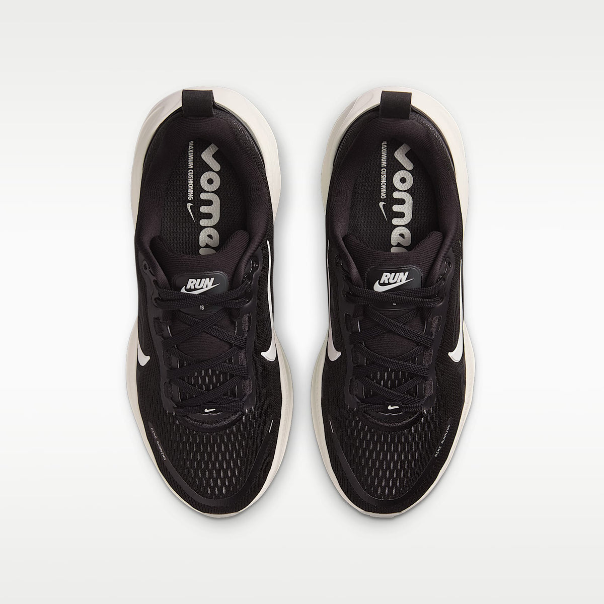 Nike Vomero 18 – Negro/Leche de coco/Mena de hierro/Blanco cumbre – vista 4