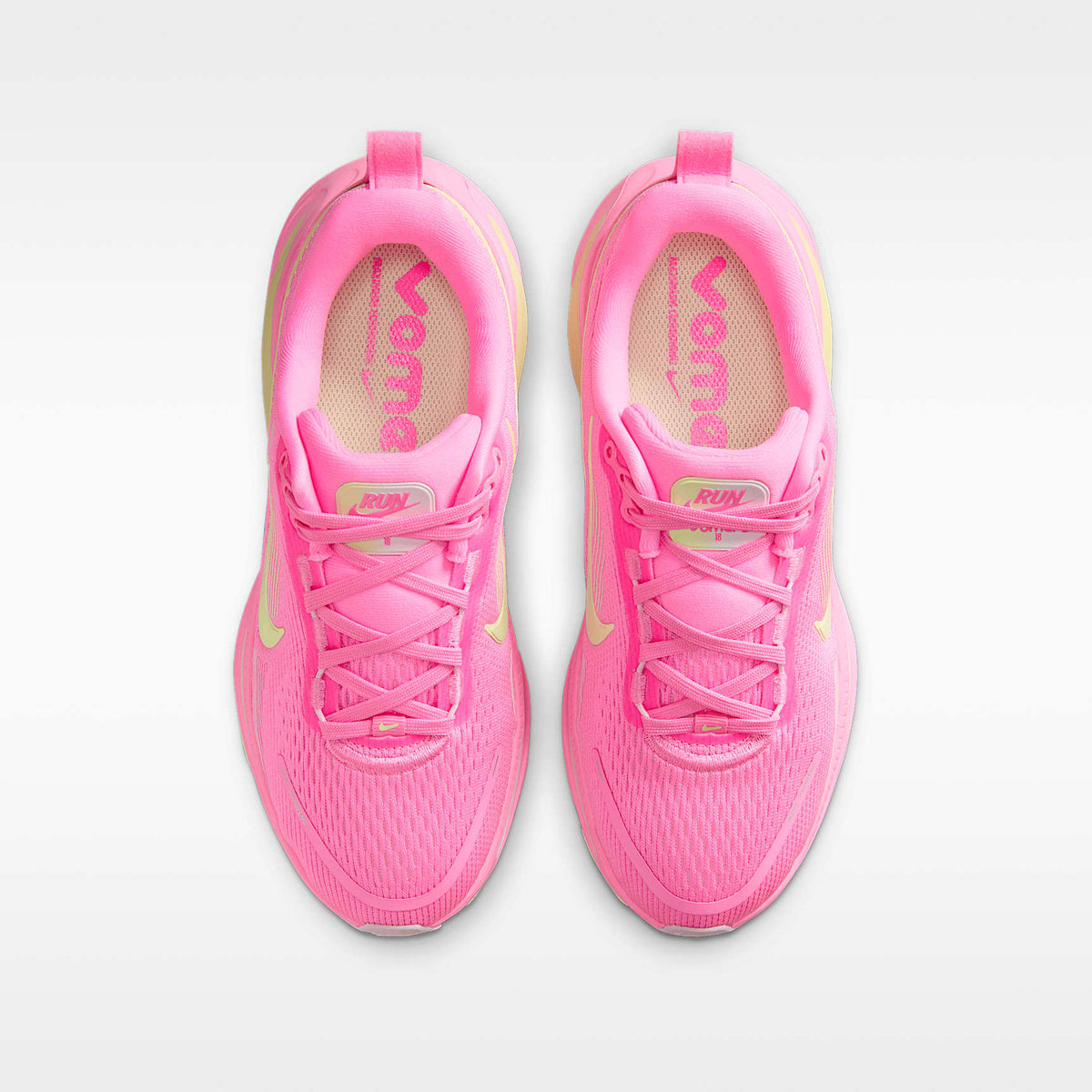 Nike Vomero 18 – Hechizo rosa/Espuma rosa/Voltio ligero – vista 4