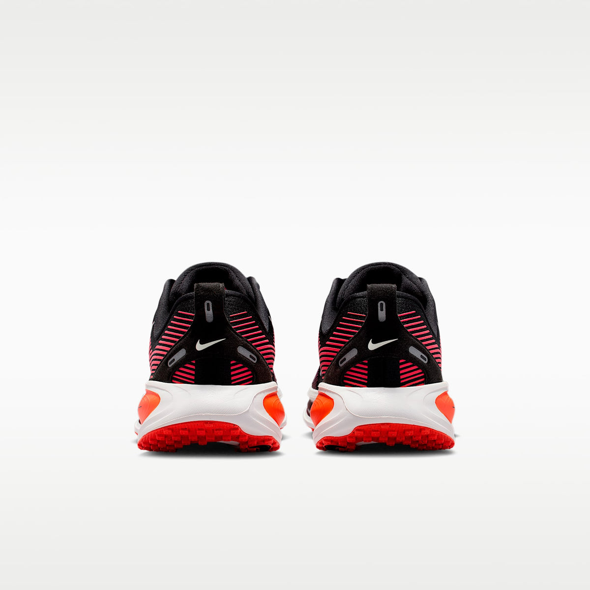 Nike Vomero 18 – Negro/Carmesí brillante/Rojo team/Blanco cumbre – vista 6