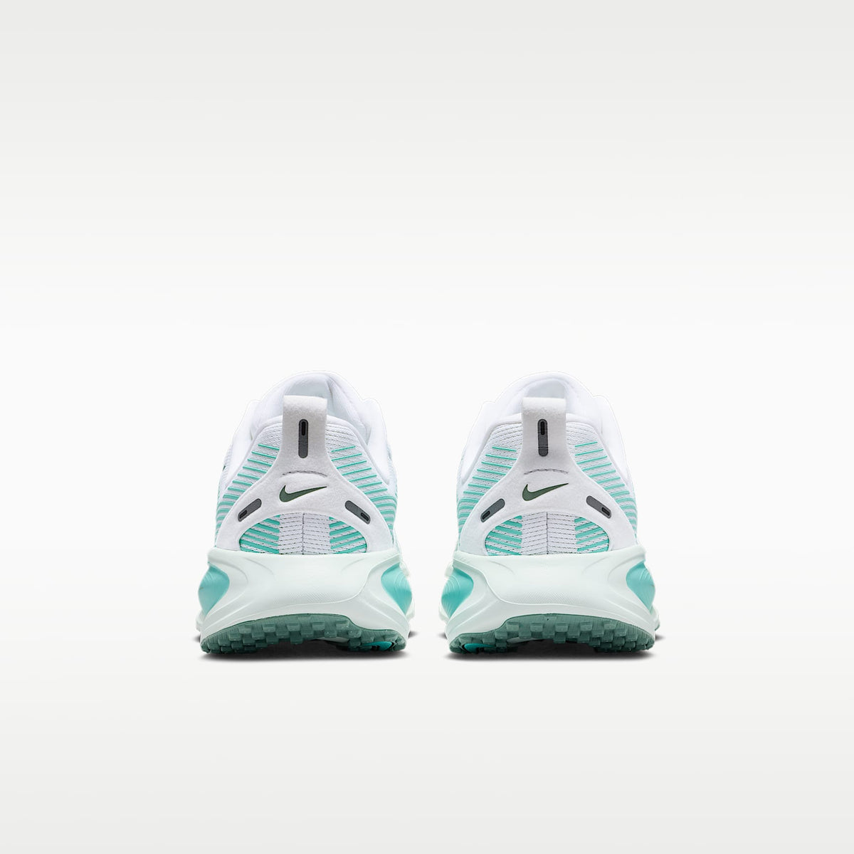Nike Vomero 18 – Blanco/Turquesa desteñido/Espuma menta/Cañón – vista 6