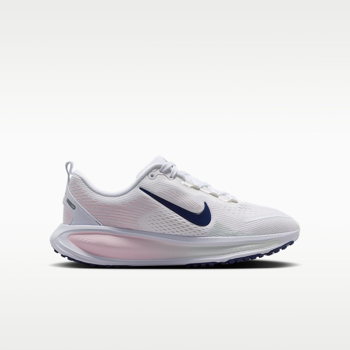 Nike Vomero 18 – Blanco/Gris fútbol/Verde ligero/Azul marino medianoche – vista 3