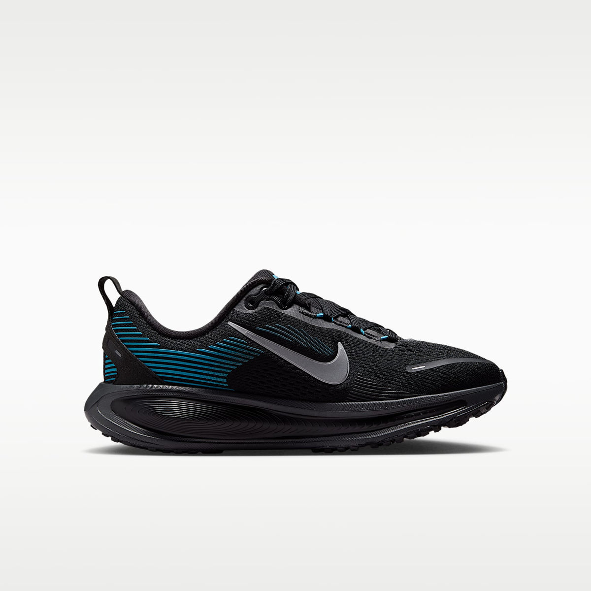 Nike Vomero 18 – Negro/Azul corriente claro/Antracita/Plata – vista 3