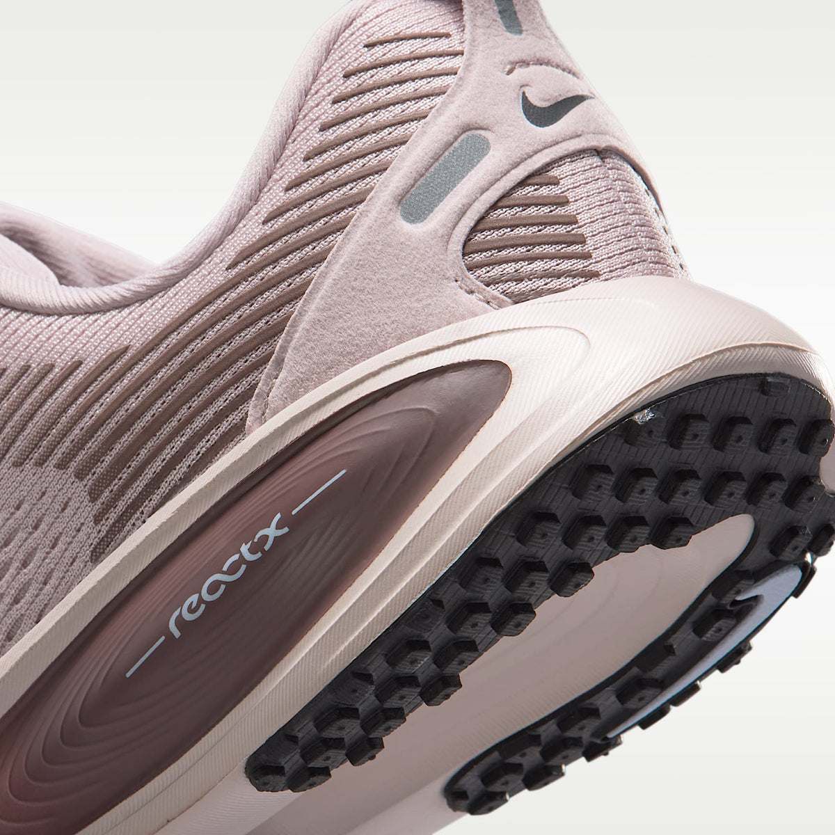 Nike Vomero 18 – Rosado partícula/Rojo sedimento/Tatuaje/Sombrío apagado – vista 8