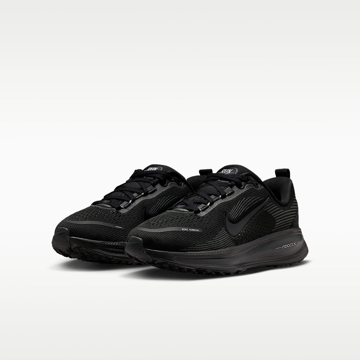 Nike Vomero 18 – Negro/Gris humo oscuro/Gris humo claro/Negro – vista 5
