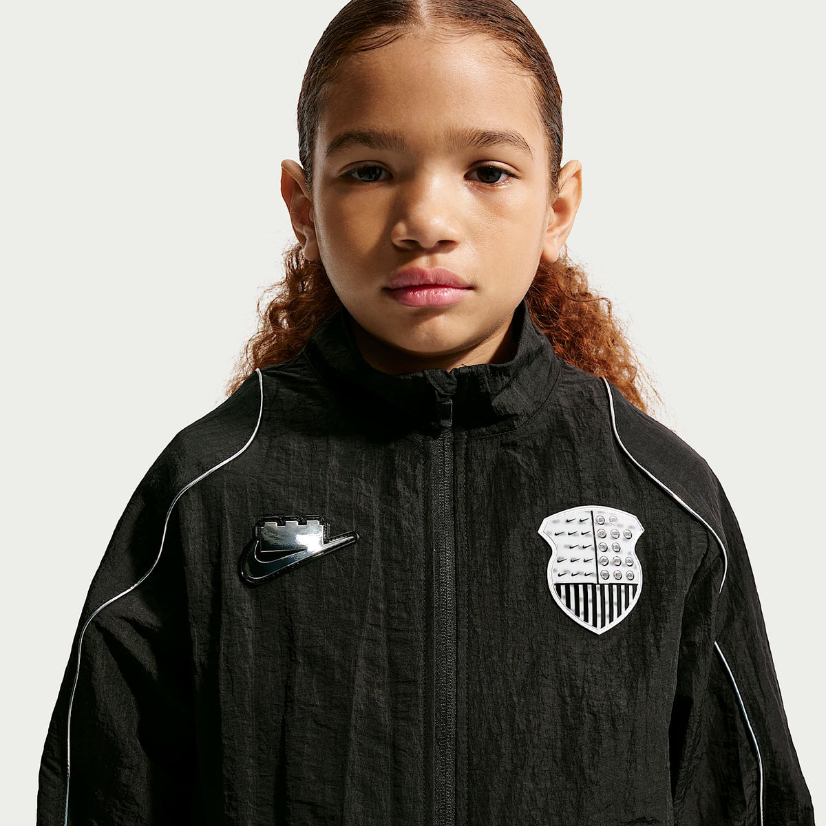 Chamarra para niños talla grande Nike x LEGO® Collection – Negro/Negro/Negro – vista 2