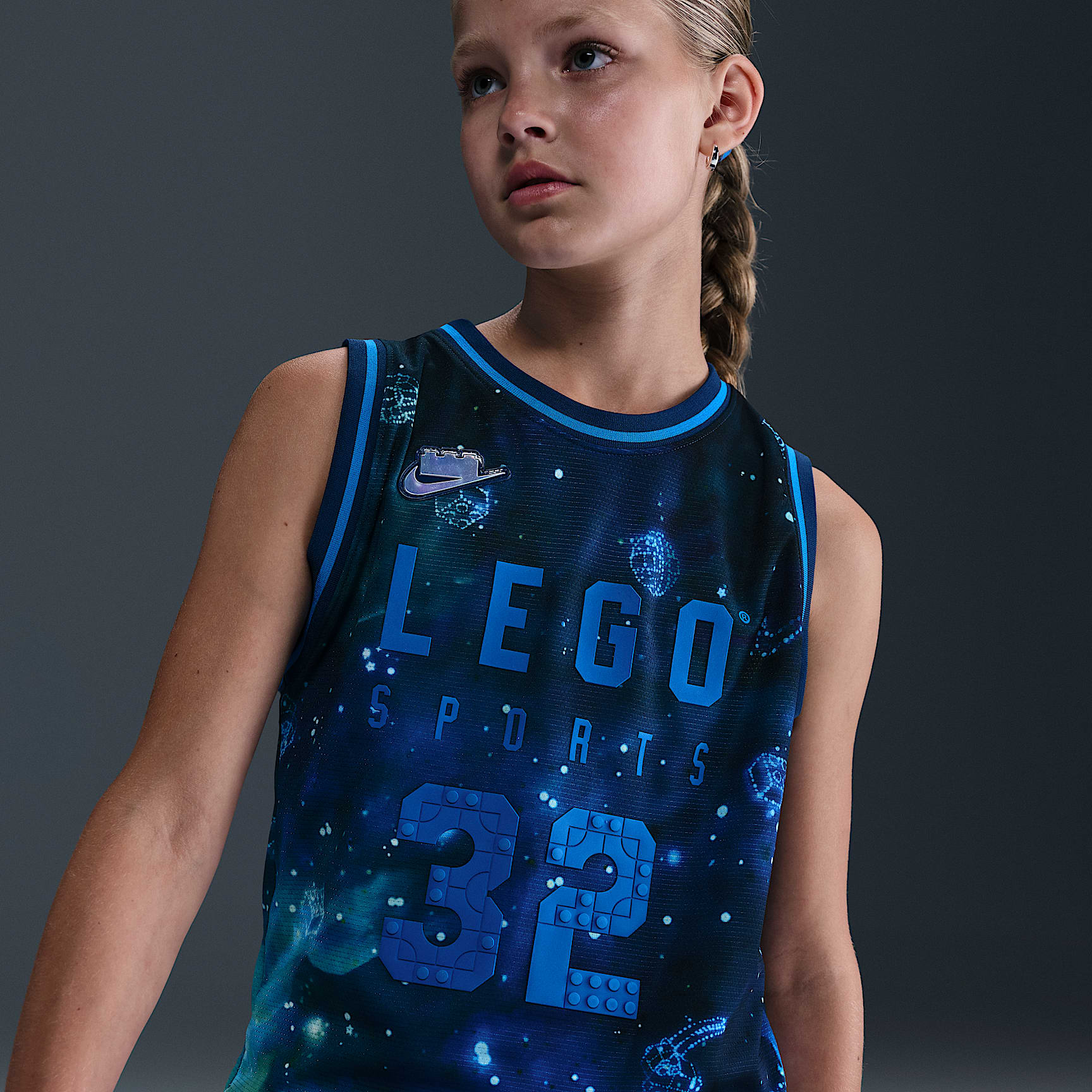 Jersey Dri-FIT para niños talla grande Nike x LEGO® Collection – Azul valiente/Cobalto motor/Cobalto motor – vista 2