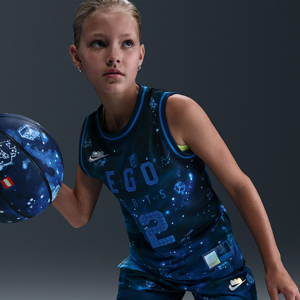 Shorts Dri-FIT Crossover para niños talla grande Nike x LEGO® Collection – Azul valiente/Azul valiente/Negro – vista 5