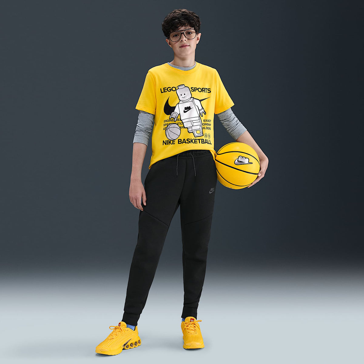 Playera para niños talla grande Nike x LEGO® Collection – Amarillo tour – vista 7