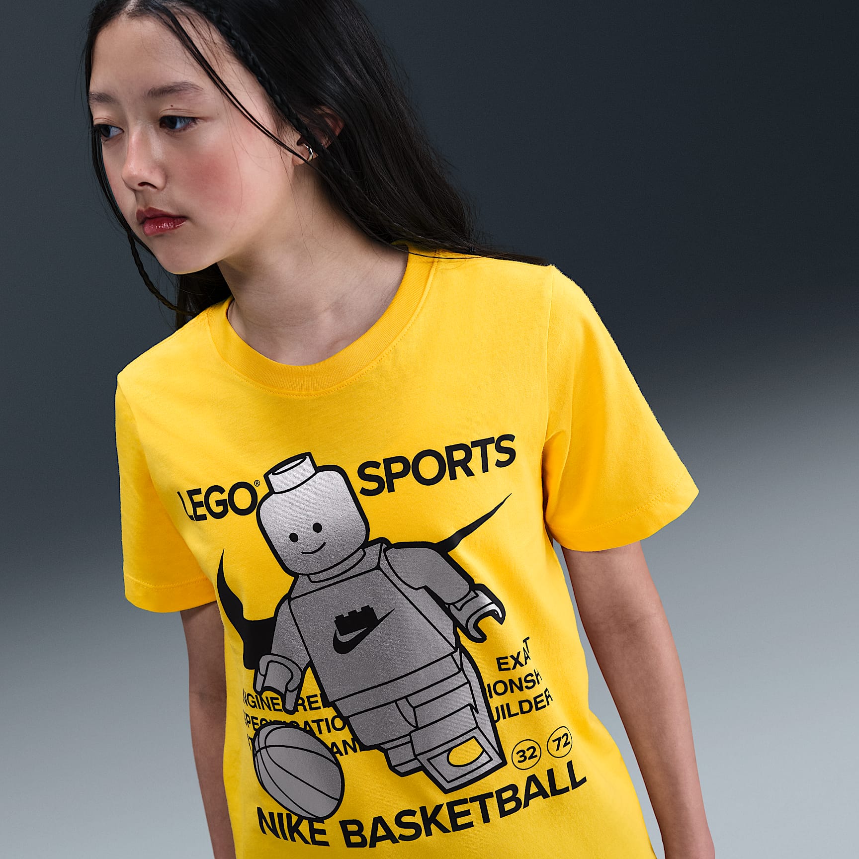 Playera para niños talla grande Nike x LEGO® Collection – Amarillo tour – vista 2