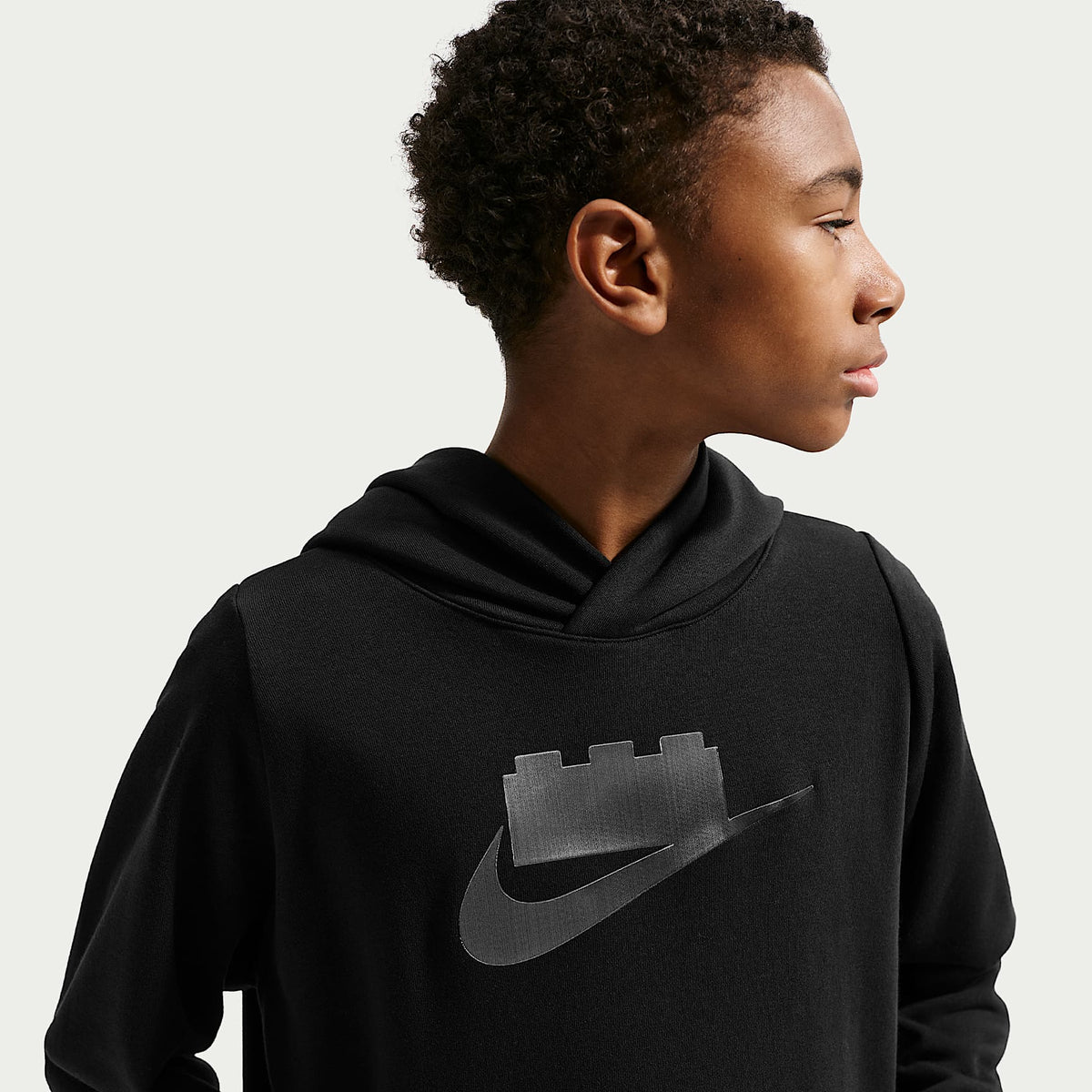 Sudadera con gorro para niños de talla grande Nike x LEGO® Collection – Negro/Gris humo – vista 3