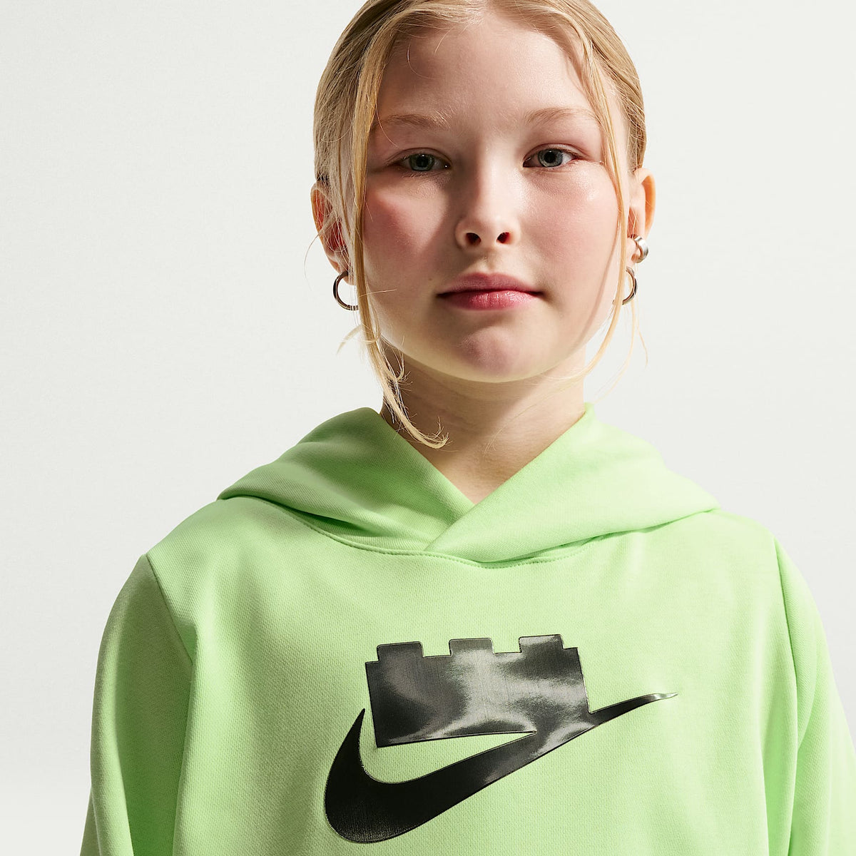 Sudadera con gorro para niños de talla grande Nike x LEGO® Collection – Lima líquida claro/Gris humo – vista 2