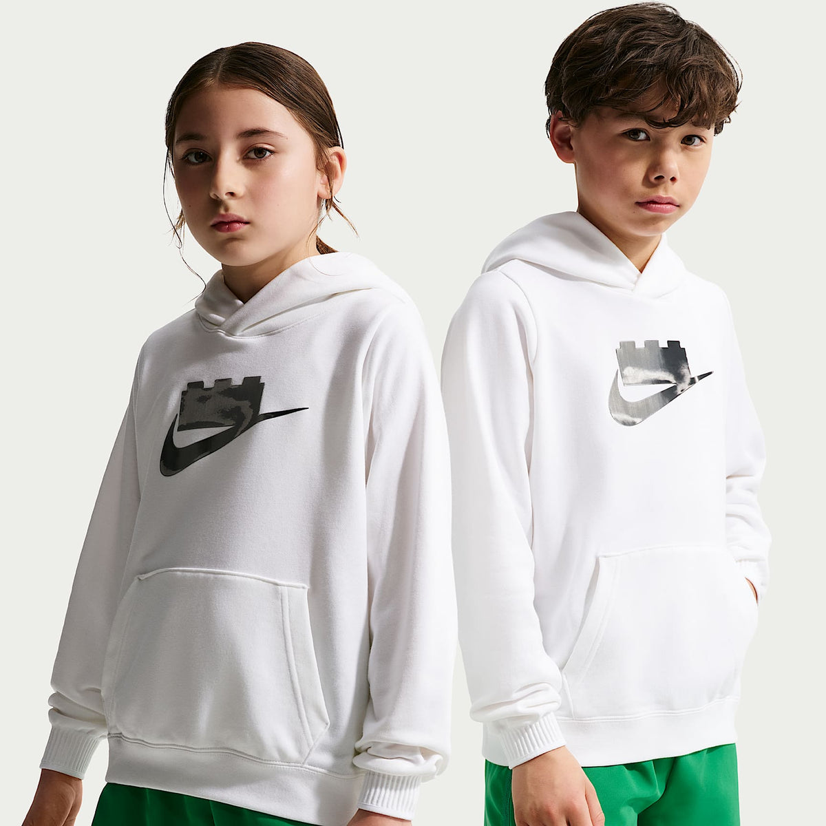 Sudadera con gorro para niños de talla grande Nike x LEGO® Collection – Blanco/Gris humo – vista 1