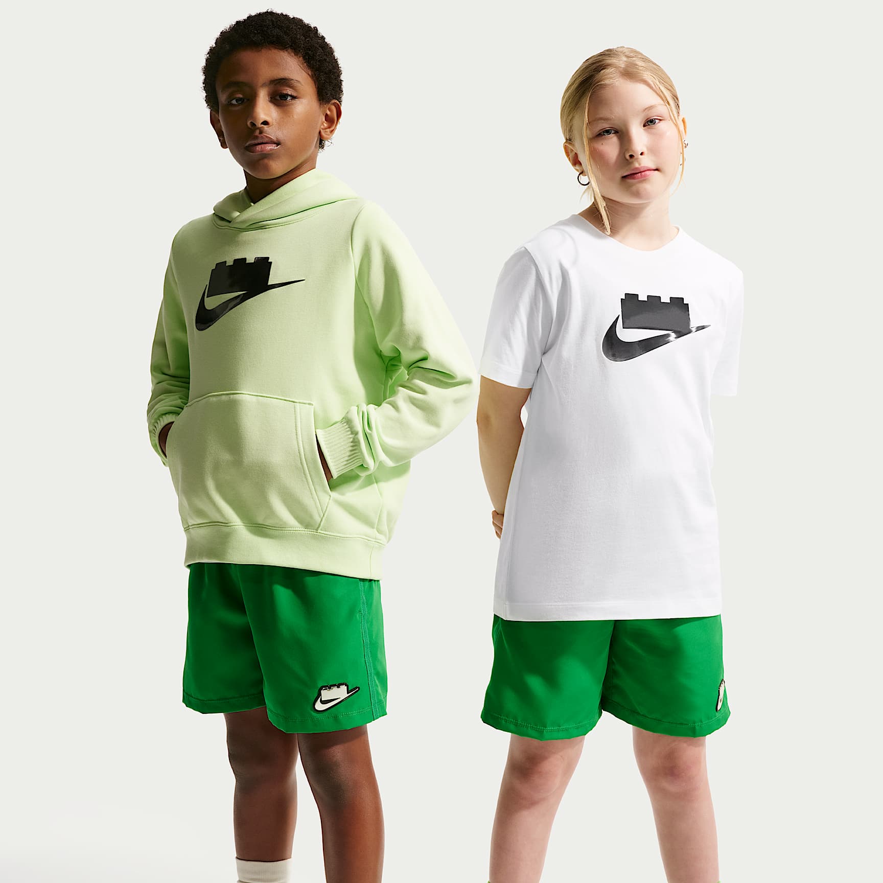 Shorts para niños talla grande Nike x LEGO® Collection – Verde suerte – vista 1