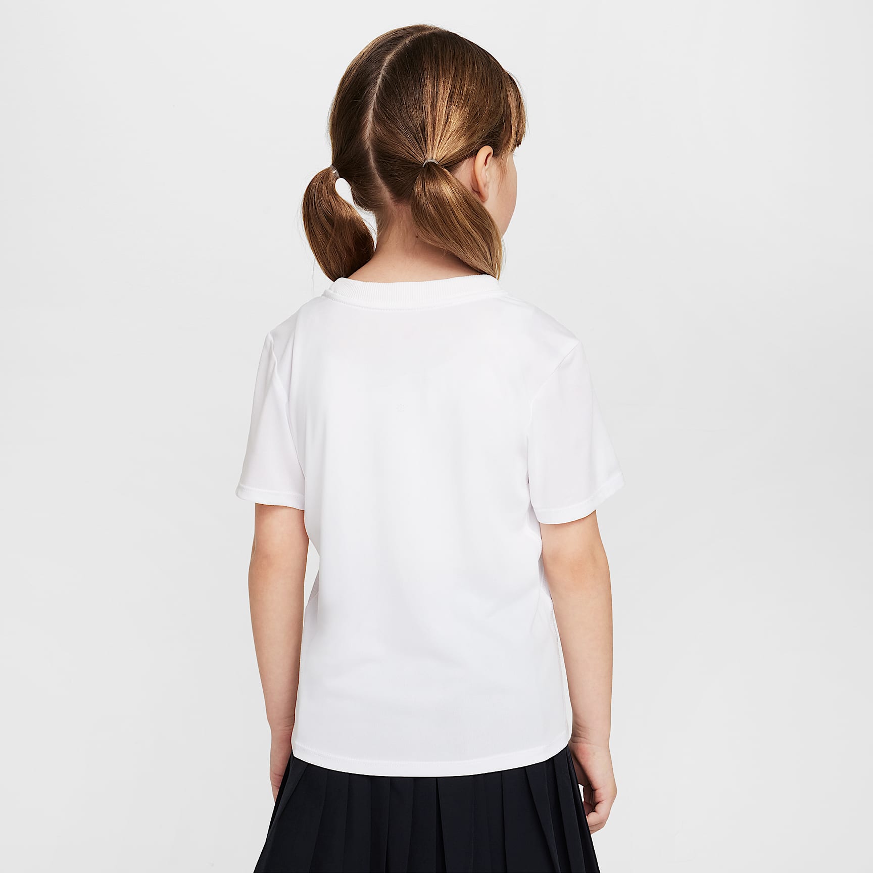 Playera Dri-FIT All Day Play para niños talla pequeña Nike – Blanco – vista 2