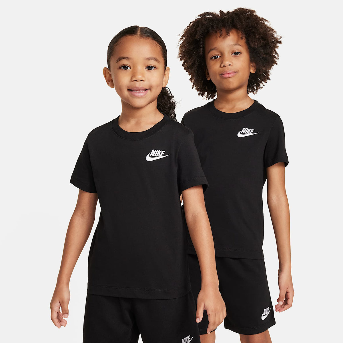 Conjunto de 2 piezas con shorts de tejido Knit Club para niños talla pequeña Nike – Negro – vista 3