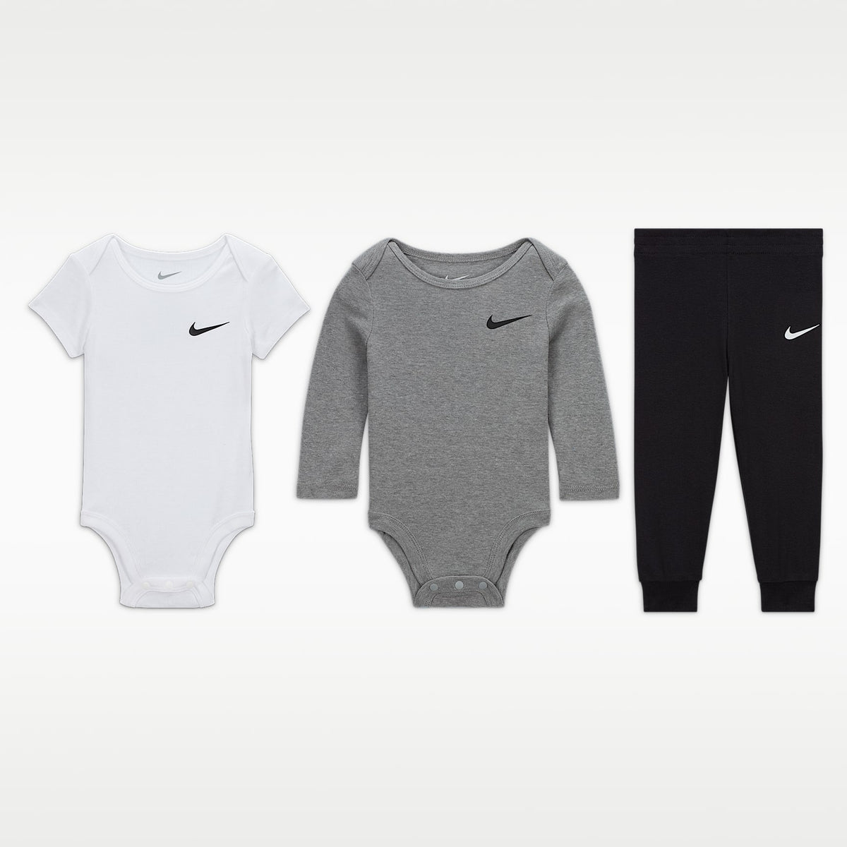 Conjunto de prendas básicas body y pants de 3 piezas para bebé (de 0 a 6 meses) Nike Baby Essentials – Negro – vista 1
