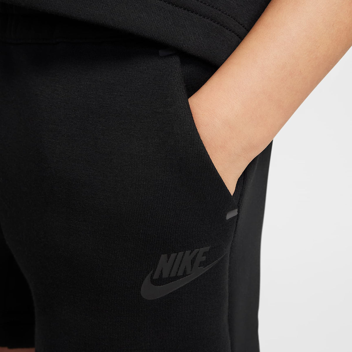 Conjunto de playera y shorts de Tech Fleece infantil Nike – Negro – vista 5