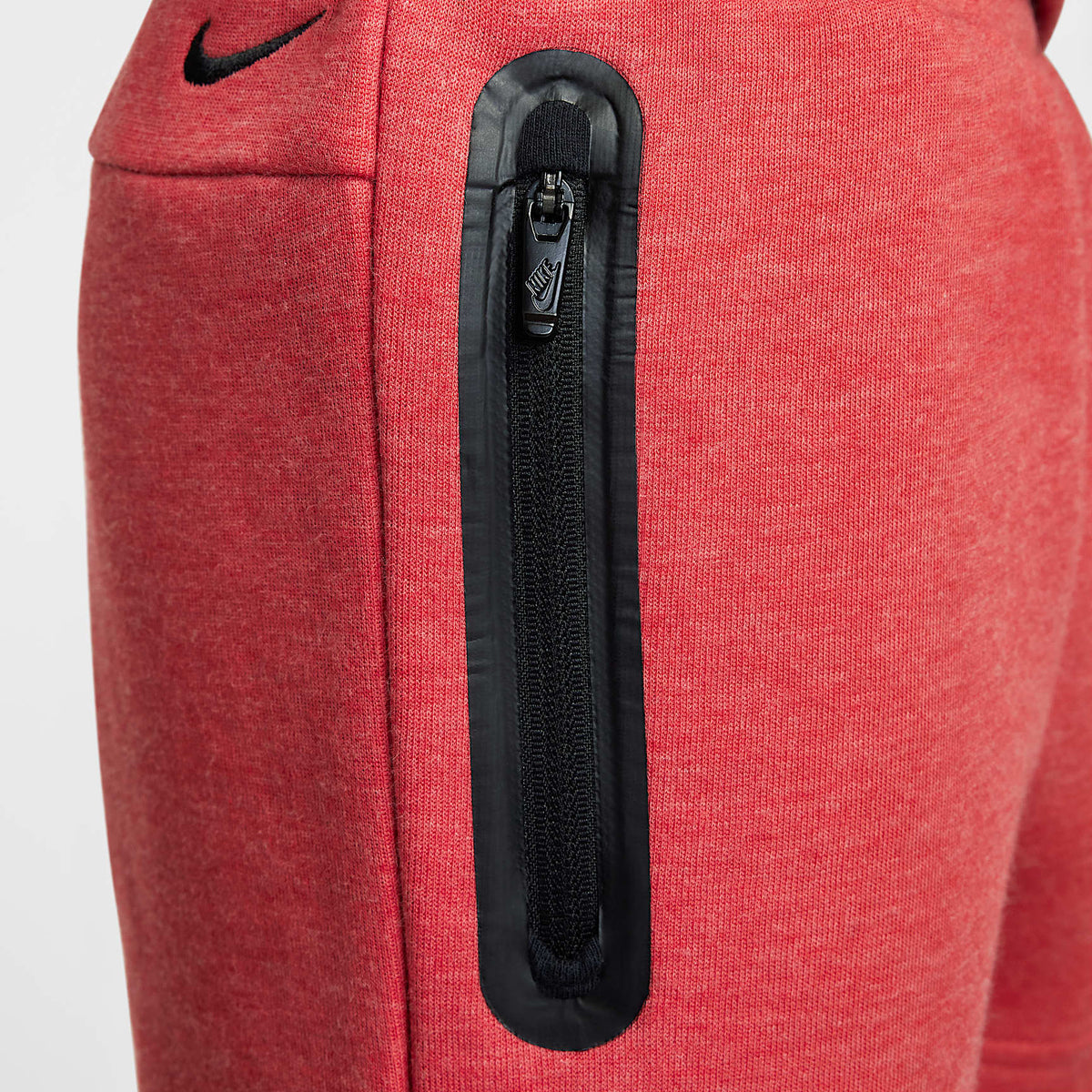 Conjunto de playera y shorts de Tech Fleece infantil Nike – Rojo universitario claro jaspeado – vista 6